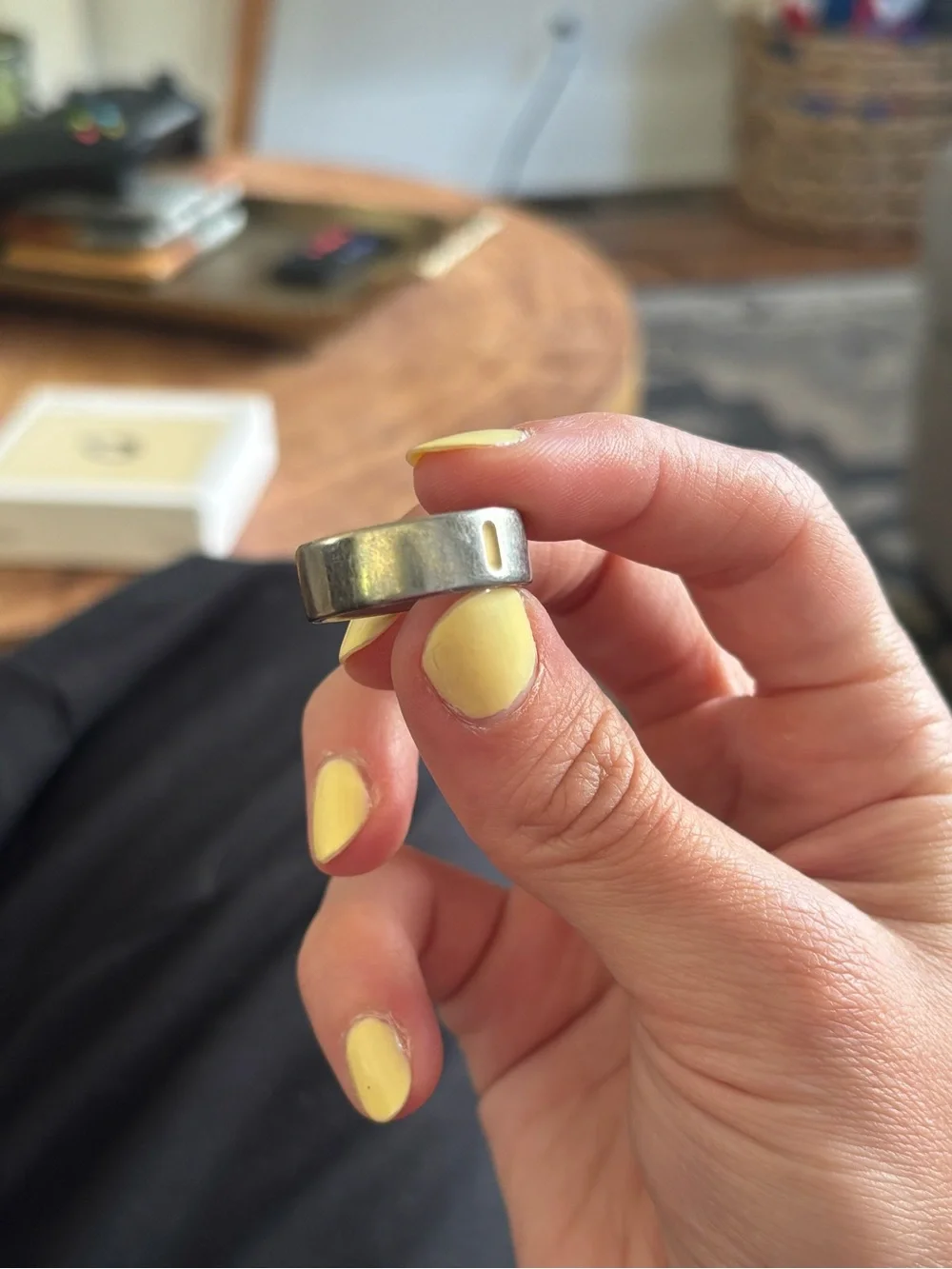 Oura Ring 4 Gold (size 8)